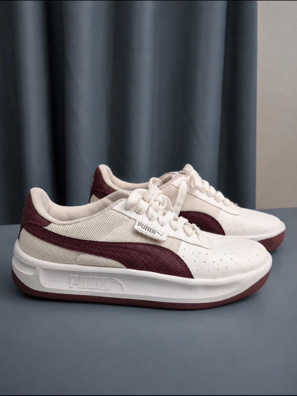 PUMA Women's White & Burgundy Low-Top Sneakers SZ 8